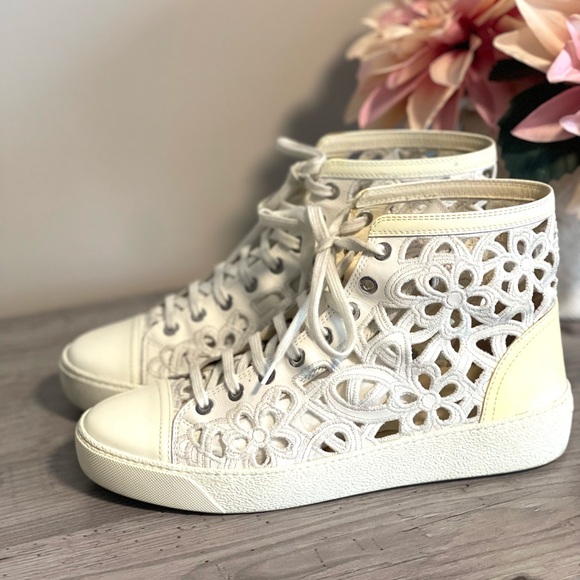 Authentic CHANEL White Camellia laser cut sneakers - Picture 16 of 16